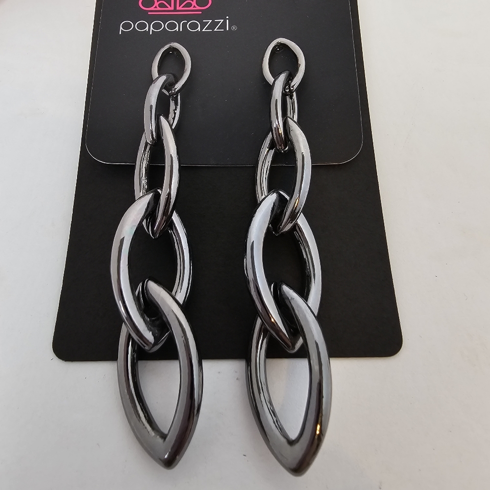 Earrings - Picture 2 of 4